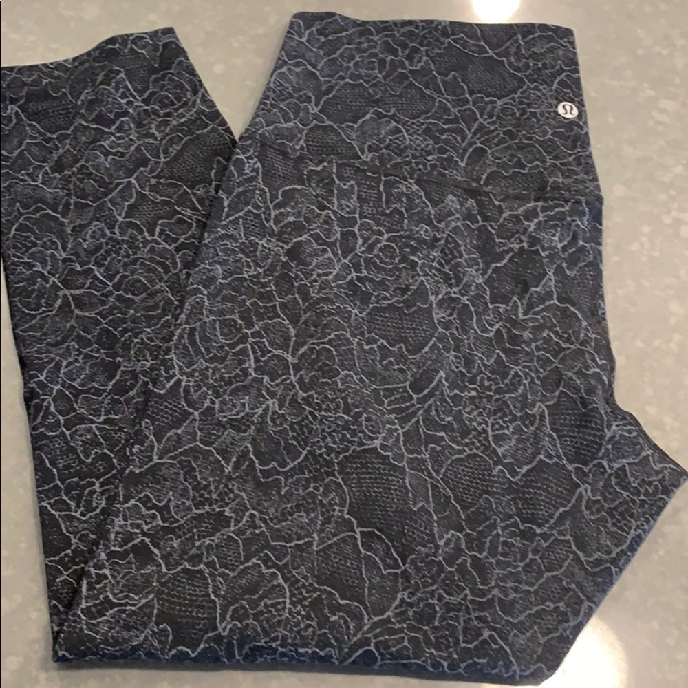 Lulu Align 25, rare size 14 leggings ⭐️